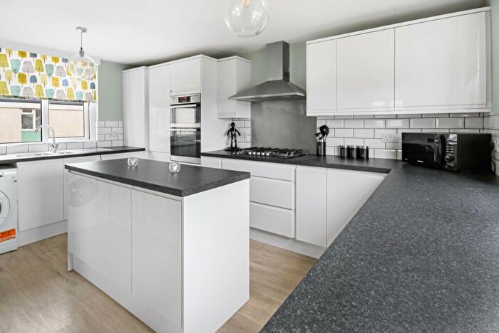 2 Bedroom Flat For Sale In Hambleden Court, Bracknell, RG12