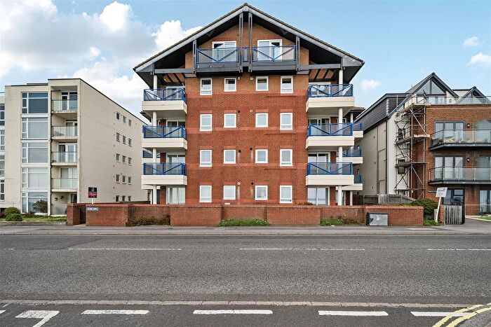2 Bedroom Flat For Sale In Marine Parade East, Lee-On-The-Solent, PO13