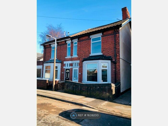 4 Bedroom Semi-Detached House To Rent In Crocus Street, Kirkby-In-Ashfield, Nottingham, NG17