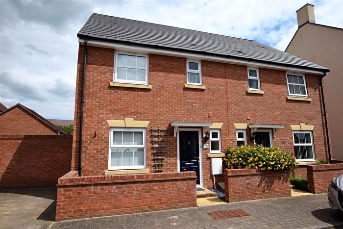 3 Bedroom Semi Detached House To Rent In Horsley Close, Redhouse, SN25