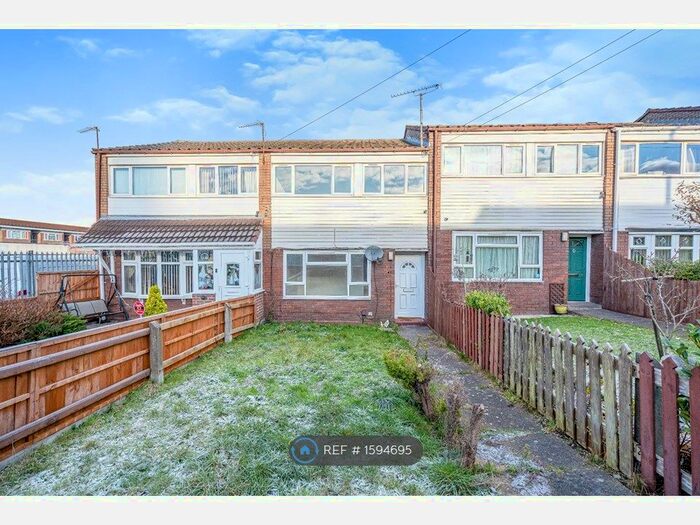 3 Bedroom Terraced House To Rent In Malpas Walk, Wolverhampton, WV10