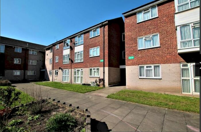 1 Bedroom Flat To Rent In Ibscott Close, Dagenham RM10