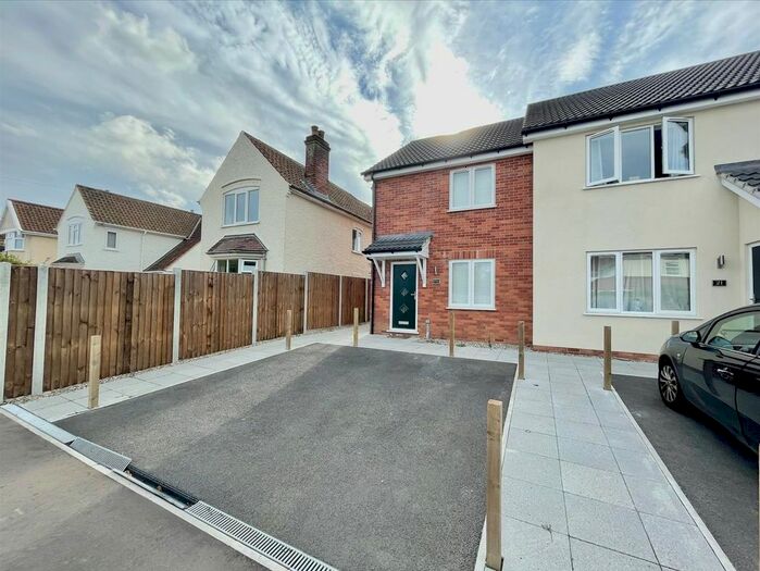 2 Bedroom Semi-Detached House To Rent In Eversley Road, Hellesdon, Norwich, NR6