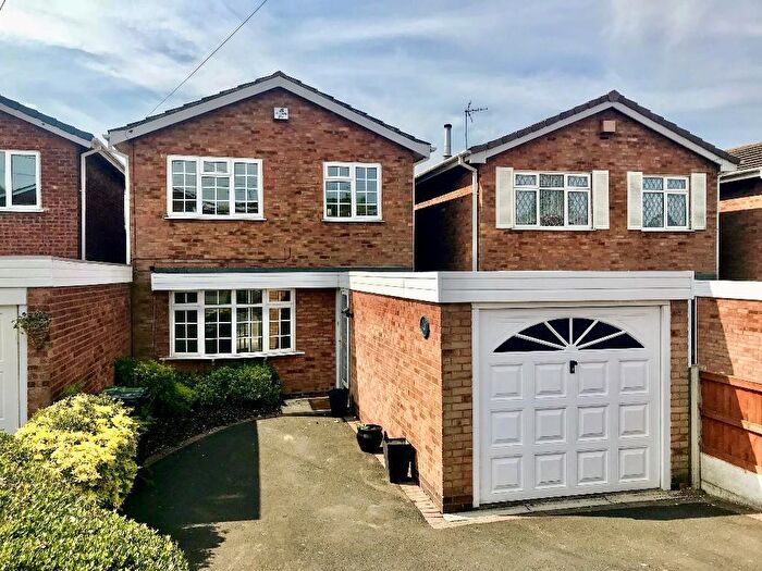 3 Bedroom Link Detached House To Rent In County Park Avenue, Halesowen, Birmingham, B62