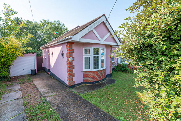 2 Bedroom Semi-Detached Bungalow For Sale In Thundersley Park Road, Benfleet, SS7
