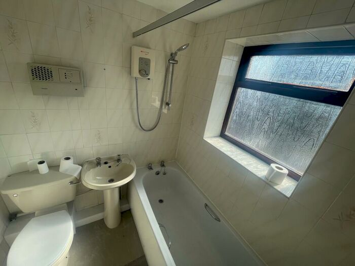 1 Bedroom Flat To Rent In Park Farm Drive, Allestree, Derby, DE22