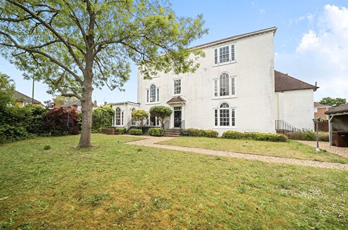 2 Bedroom Flat For Sale In Church Lane East, Aldershot, Hampshire, GU11