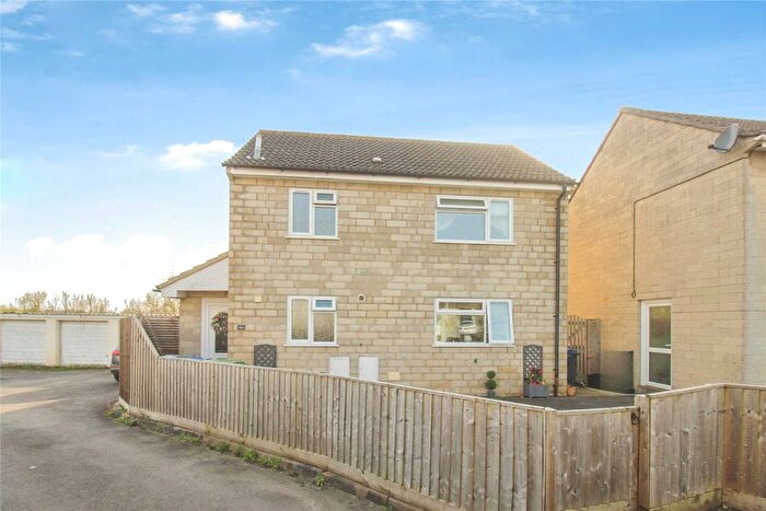 3 Bedroom Detached House For Sale In Green Close, Holt, BA14