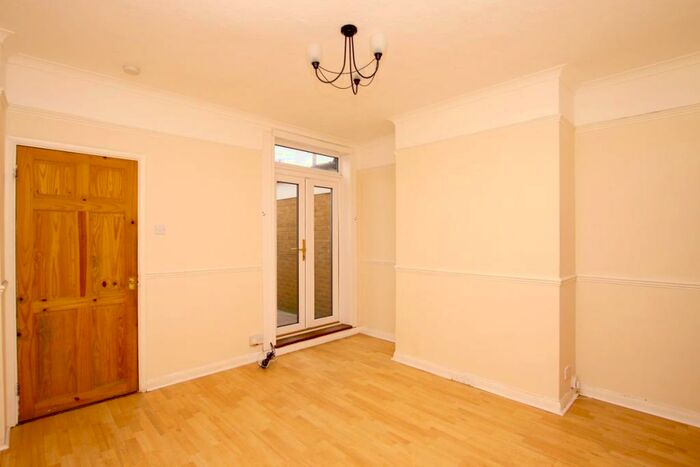 3 Bedroom House To Rent In St Paul's Street, Sittingbourne, ME10