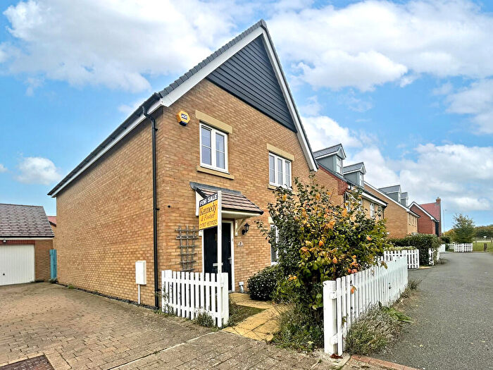 4 Bedroom Detached House For Sale In Arnold Rise, Biggleswade, SG18