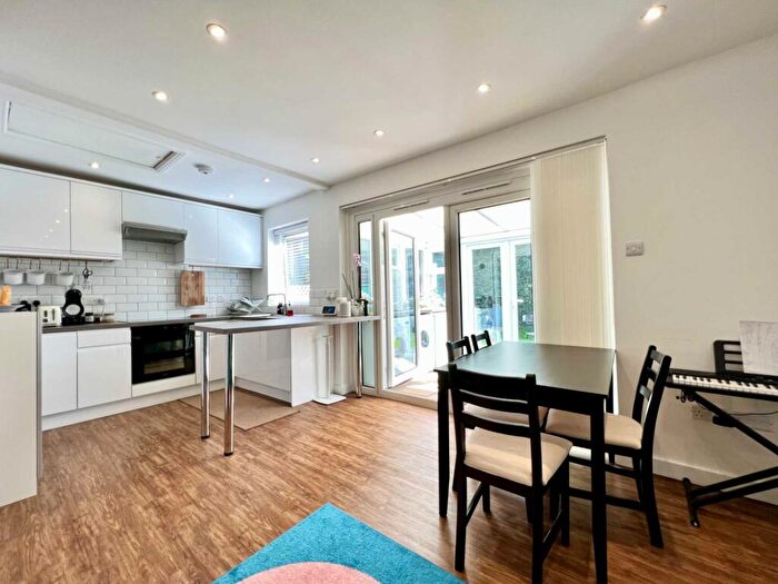2 Bedroom Bungalow For Sale In Fairfield Road, Brentwood, CM14