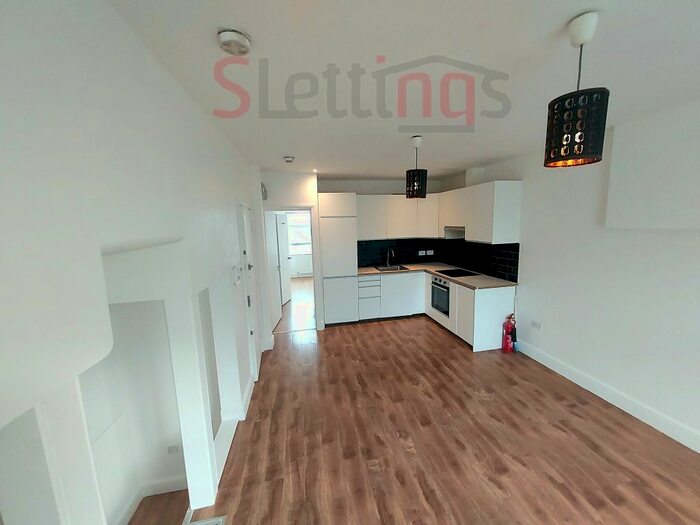 2 Bedroom Flat To Rent In Sunny Gardens Road, London, NW4