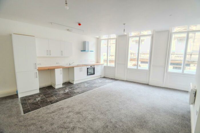 2 Bedroom Flat To Rent In Flat, Silver Street, Hull, HU1