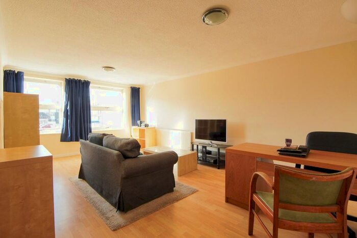 2 Bedroom Apartment To Rent In Daubeny Court, Draycot Place, Redcliff, BS1