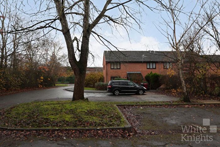 Studio For Sale In Rossington Place, Reading, Berkshire, RG2