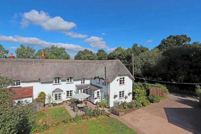 4 Bedroom Semi-Detached House For Sale In Kentismoor Cottages, Kentisbeare, Cullompton, EX15