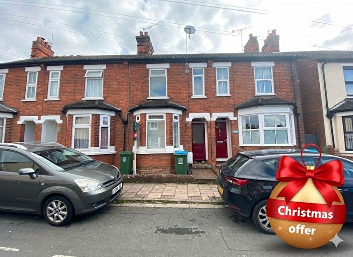 3 Bedroom Terraced House To Rent In Princes Road, Aylesbury, HP21