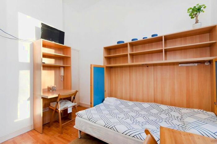 Studio To Rent In West Cromwell Road, Earls Court, London, SW5