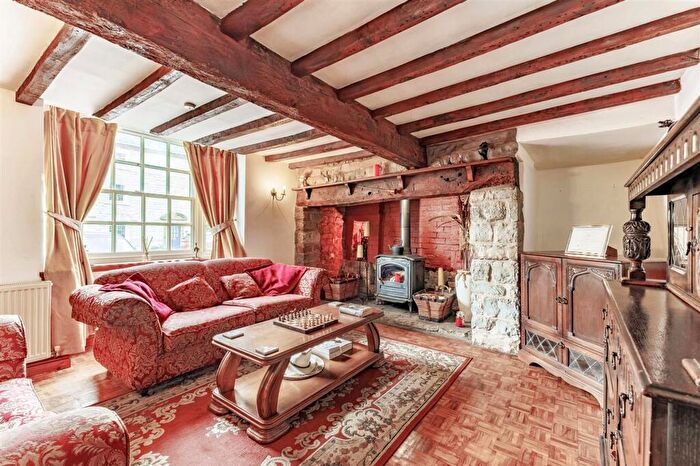 3 Bedroom Semi-Detached House For Sale In Bridge Street, Kineton, CV35