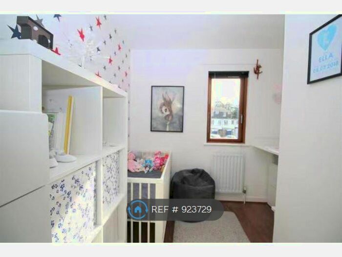 3 Bedroom End Of Terrace House To Rent In Oakridge Road, Basingstoke RG21