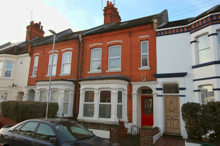 6 Bedroom Private Hall To Rent In Holly Road, Northampton, NN1