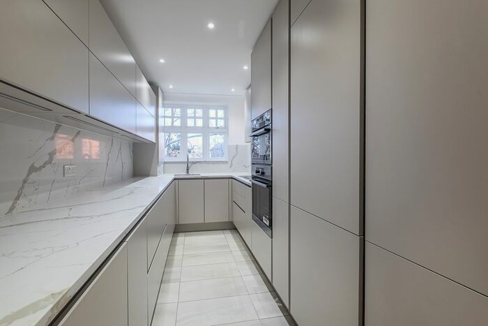 2 Bedroom Flat To Rent In Arterberry Road, London, SW20