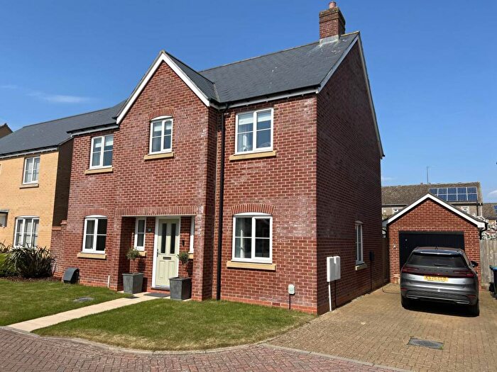 4 Bedroom Detached House For Sale In Burrows Crescent, Chipping Norton, OX7