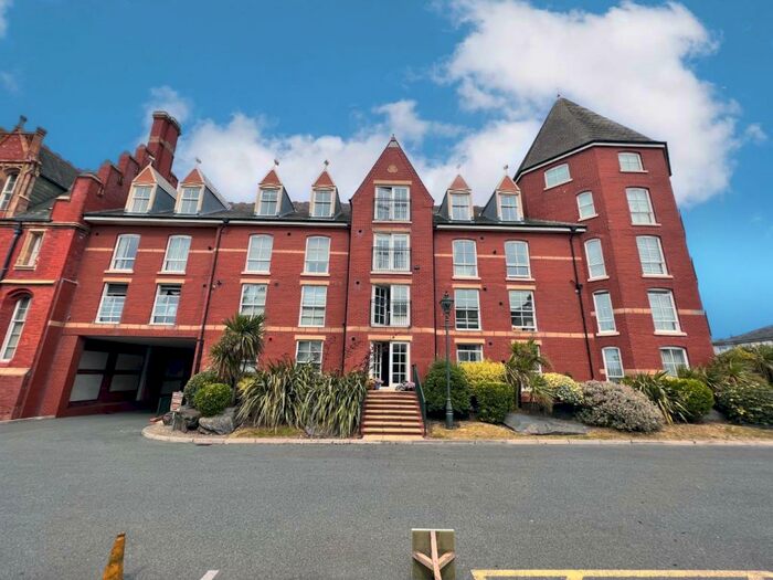 2 Bedroom Apartment To Rent In Promenade, Southport, Merseyside, PR9
