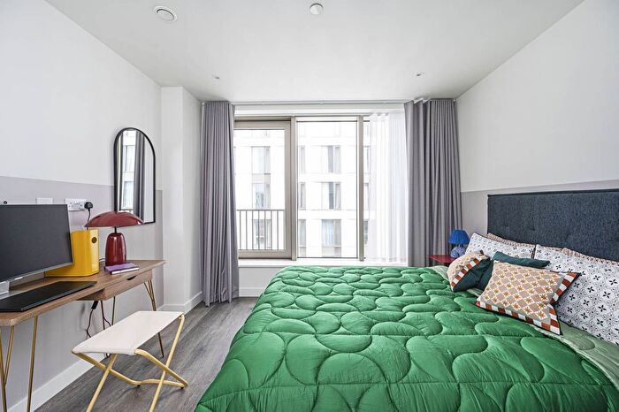 2 Bedroom Flat To Rent In Hows Building, Coppermaker Square, Stratford, E20