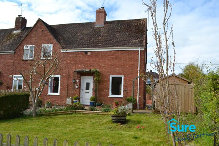 3 Bedroom Semi Detached House To Rent In East View, Newnham-on-Severn., GL14