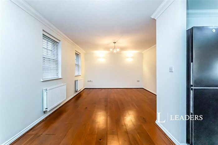 House To Rent In Gawton Crescent, CR5