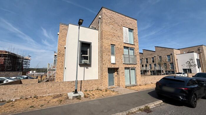 4 Bedroom Town House To Rent In Lescar Road, Waverley, Rotherham, S60