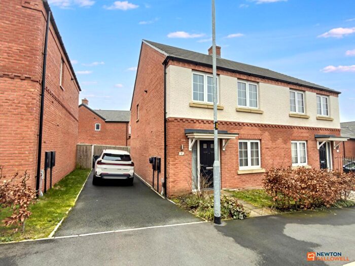 3 Bedroom Semi-Detached House For Sale In Olive Grove, Coalville, LE67