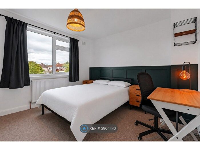 3 Bedroom Terraced House To Rent In Wallscourt Road South, Bristol, BS34