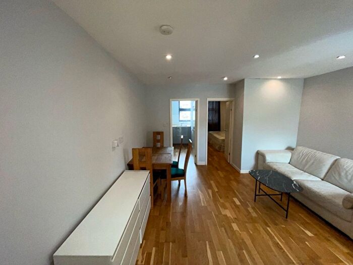 1 Bedroom Flat To Rent In High Street, Thornton Heath, CR7