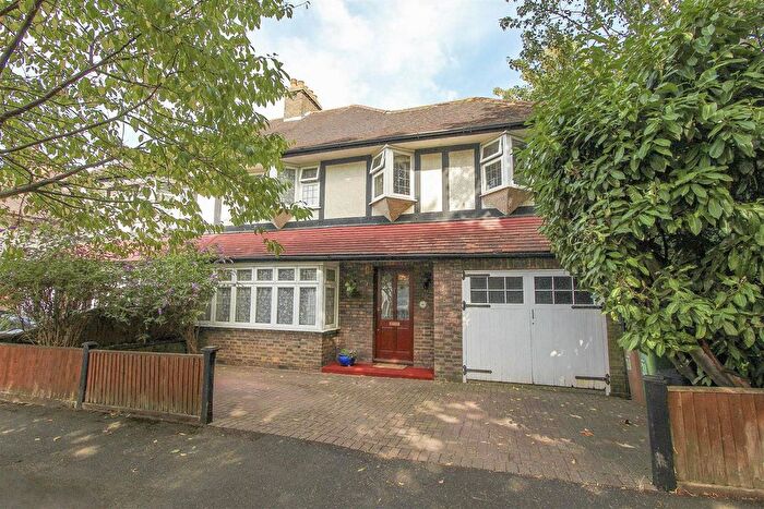 5 Bedroom Semi-detached House For Sale In The Manor Way, Wallington, SM6