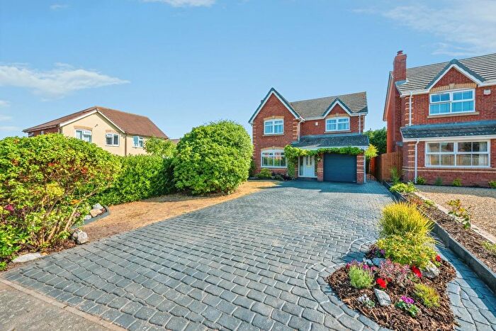 4 Bedroom Detached House For Sale In Stonehaven, Amington, Tamworth, B77