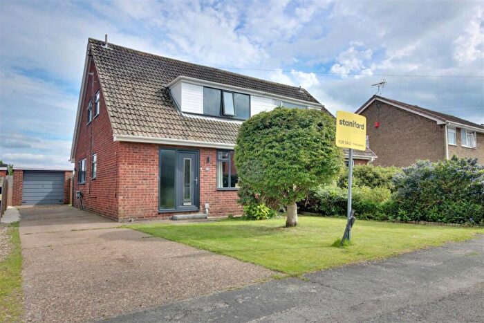 3 Bedroom Semi-Detached House For Sale In St. Catherines Drive, Leconfield, Beverley, HU17