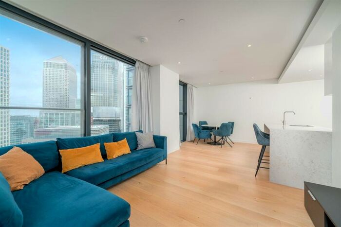 2 Bedroom Apartment To Rent In Hampton Tower, Marsh Wall, London, E14