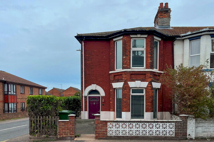 3 Bedroom End Of Terrace House To Rent In Barrack Road, Great Yarmouth, NR30