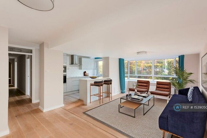 3 Bedroom Flat To Rent In The Drive, Hove, BN3