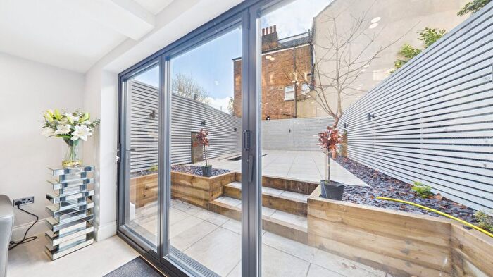 5 Bedroom Terraced House For Sale In Grayling Road, Stoke Newington, N16