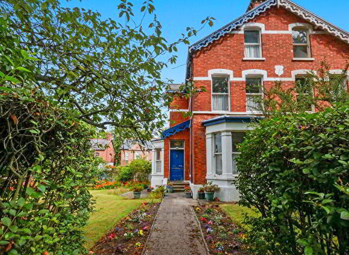 5 Bedroom Semi-Detached House For Sale In Daisyfield Villas, South Parade, Belfast, BT7