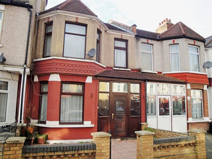 4 Bedroom Terraced House To Rent In Cobham Road, Seven Kings, IG3