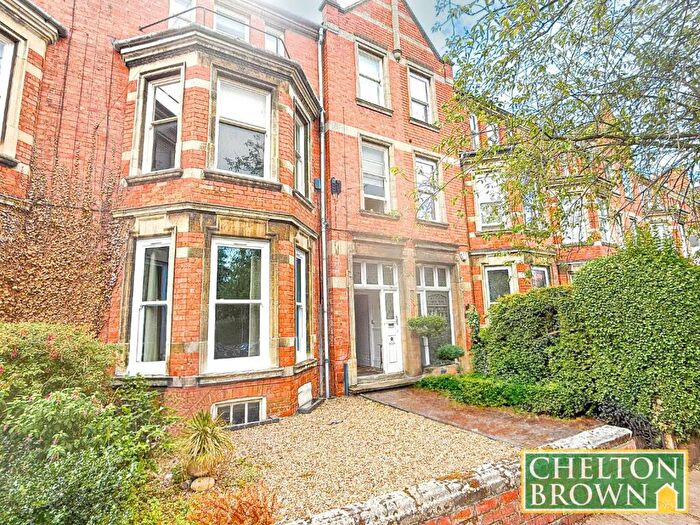 2 Bedroom Apartment To Rent In The Crescent, Kingsley, Northampton, NN1