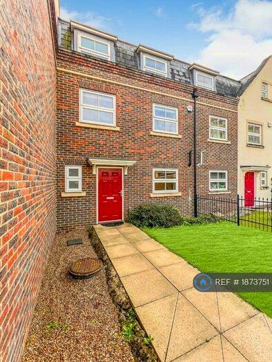 4 Bedroom Terraced House To Rent In Rossiter Close, London, SE19