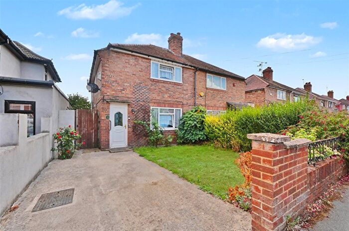 2 Bedroom Semi-Detached House For Sale In Norfolk Avenue, Slough, SL1