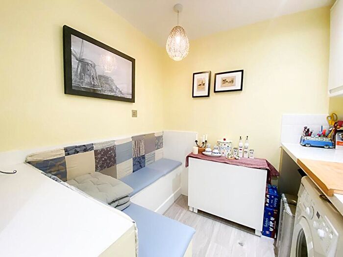 2 Bedroom Apartment For Sale In The Avenue, Wallsend, NE28