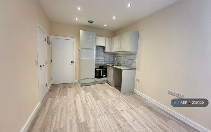 1 Bedroom Flat To Rent In Rochdale, Rochdale, OL12