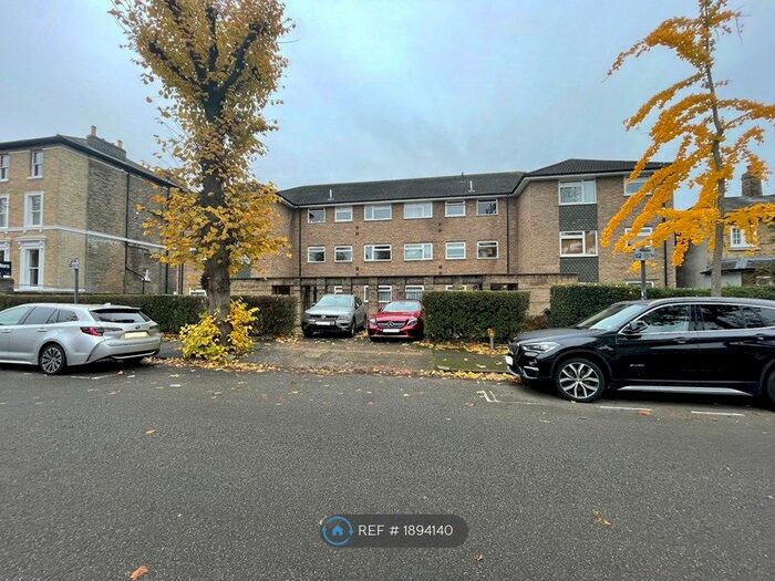 2 Bedroom Flat To Rent In Catherine Road, Surbiton, KT6
